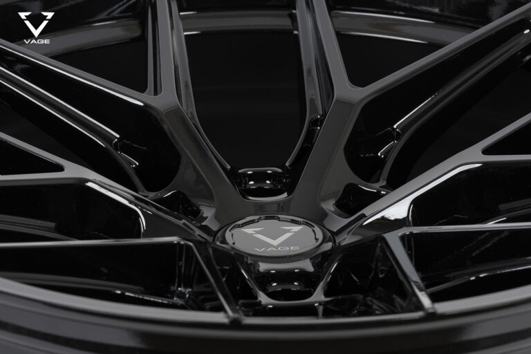 VF-04RM-N_SUV_2090_BLACK_13
