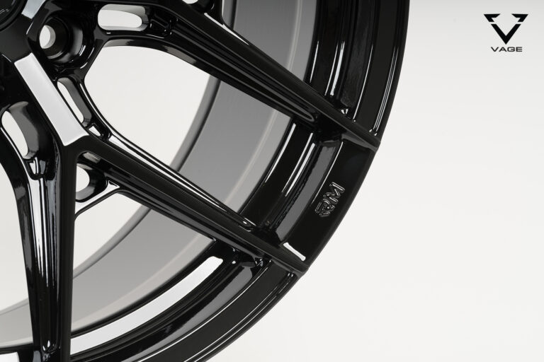 VF-04RM_SUV_BLACK_5